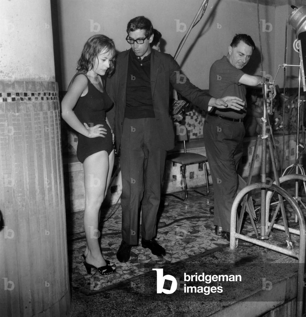Annie Girardot e il regista Roger Vadim sul set di Film Vice e Virtù 24 agosto 1962 (foto in b/n)