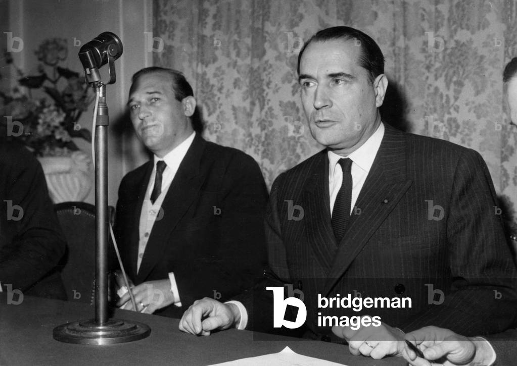 Immagine di Fotografia "Francois Mitterrand e Georges Bruter durante la Campagna elettorale per le elezioni pr