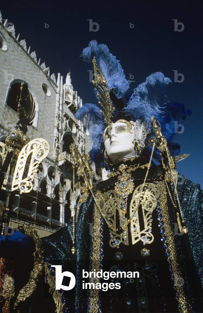 Immagine di Fotografia "Carnival Figure" di Simon Marsden