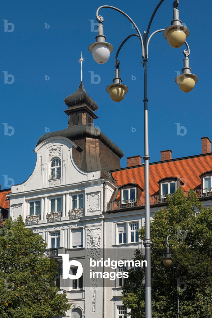 Bild von Fotografie "Art Nouveau facade" 2021