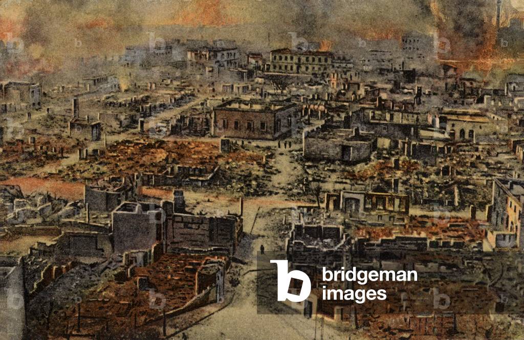 Veduta del distretto bruciato di Salonika, Grecia, Prima Guerra Mondiale, 1917 (foto a colori)
