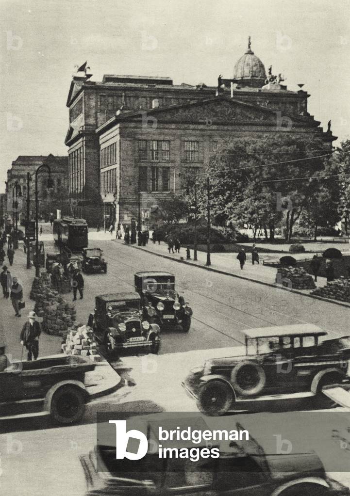 Berlin: Schauspielhaus (s/w Foto)