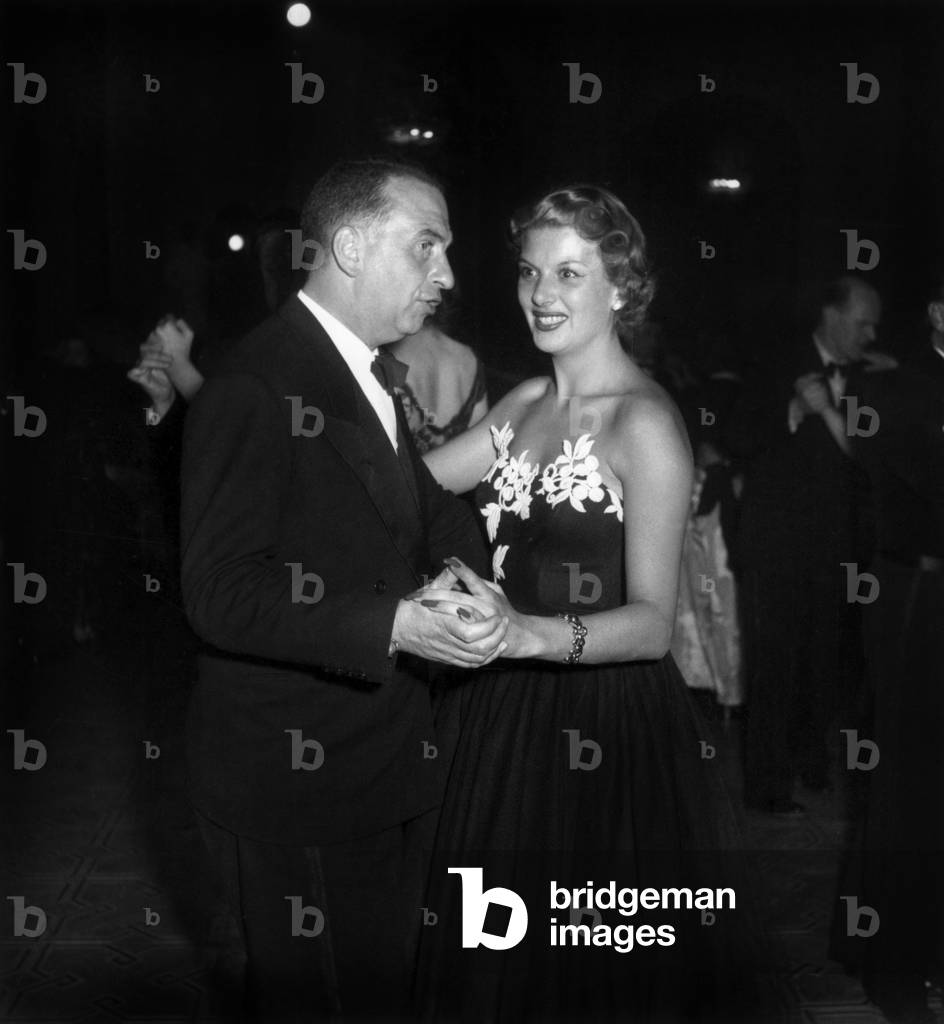 Immagine di Fotografia "Fourre Cormeray e Michele Philippe al Festival di Cannes aprile 1951 (foto in b/n)" 19