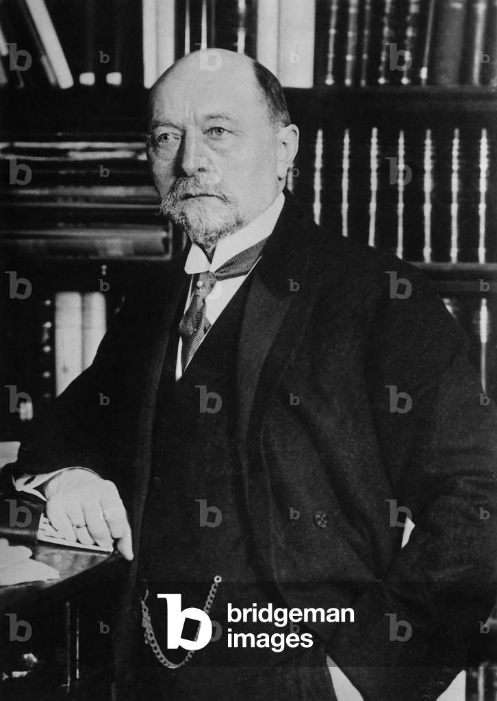 Immagine di Fotografia "Emil von Behring nel suo studio" 1914, b/w