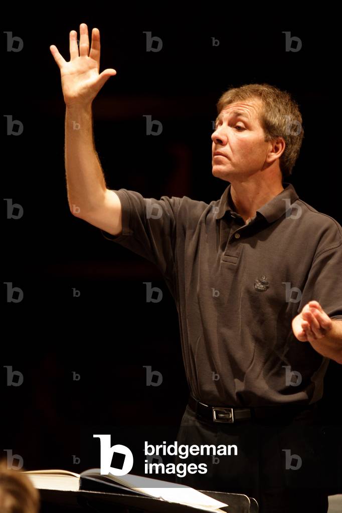 "Thierry Fischer con l'Ensemble Orchestral de Paris" 2008 di Thierry Martinot