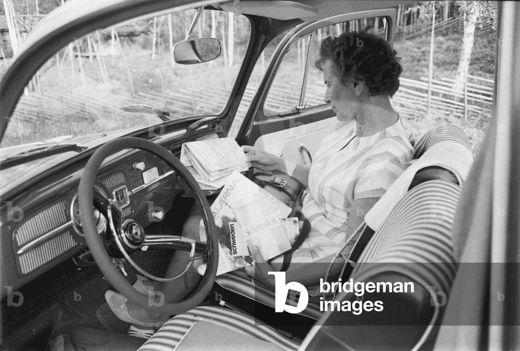 "VW Käfer - unterwegs in einem VW-Käfer - wird eine Pause eingelegt" 1960