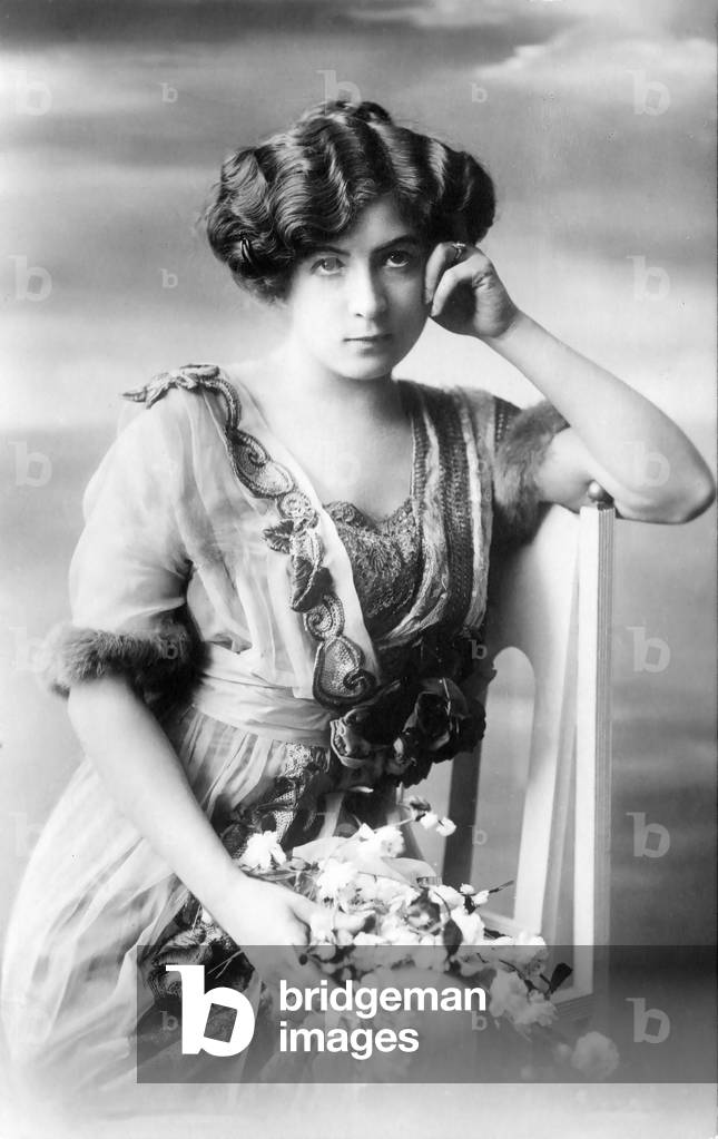 "Lola Artot De Padilla", b/w