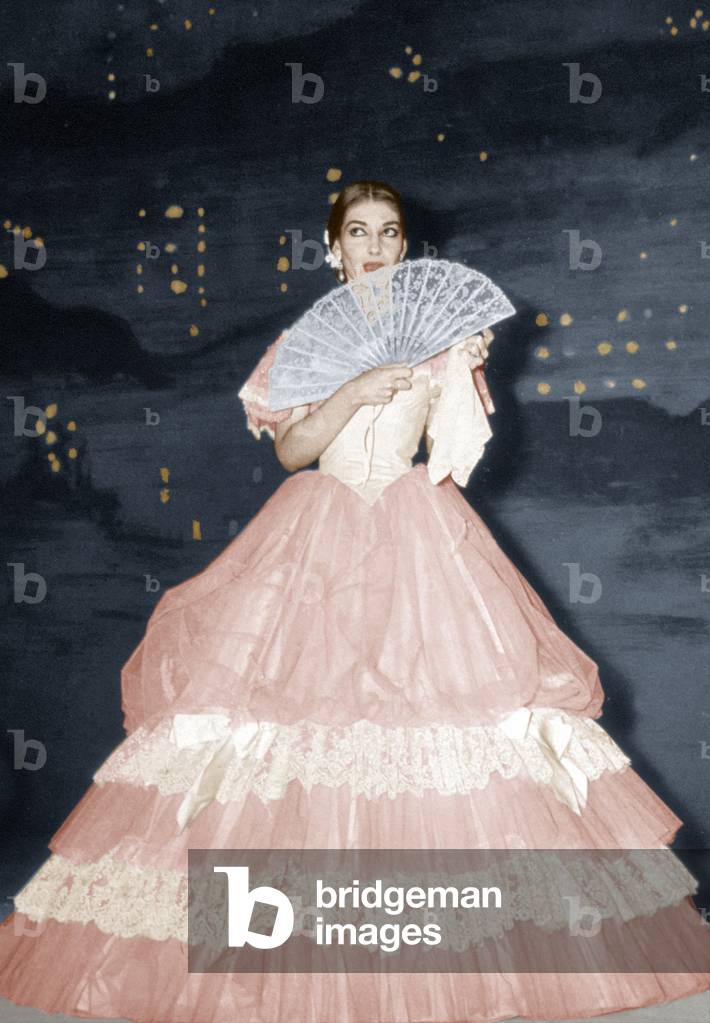 Maria Callas nach der Aufführung von Traviata, 1958 (Foto)