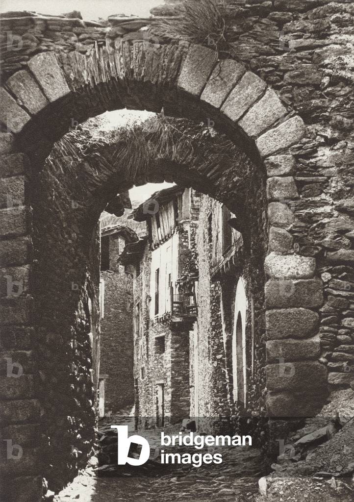 Spagna: Pirenei, Castelibo (foto b/n)