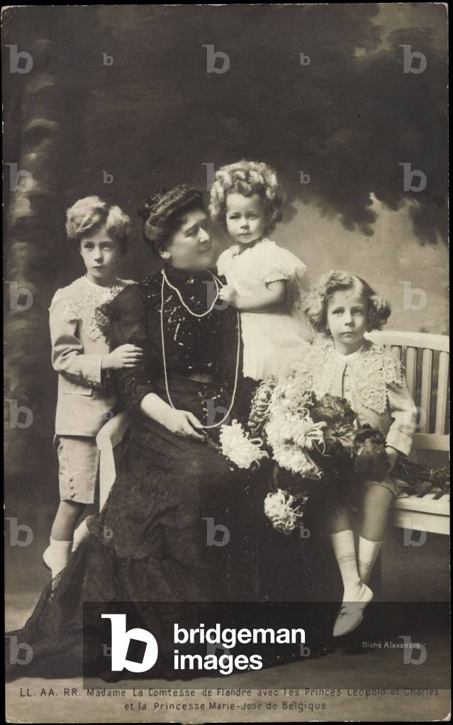 Ak Madame La Comtesse, Fiandre, Principi Leopoldo e Carlo, Principessa Marie José (foto b/n)