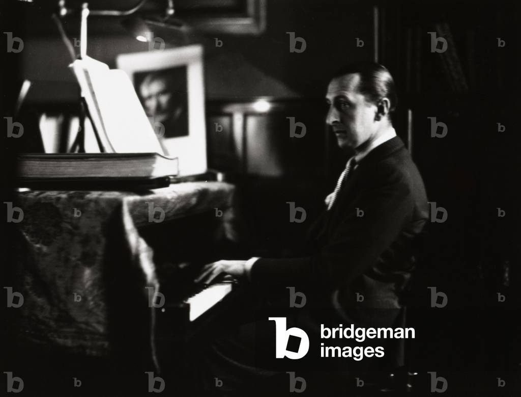 "Vladimir Horowitz am", b/w
