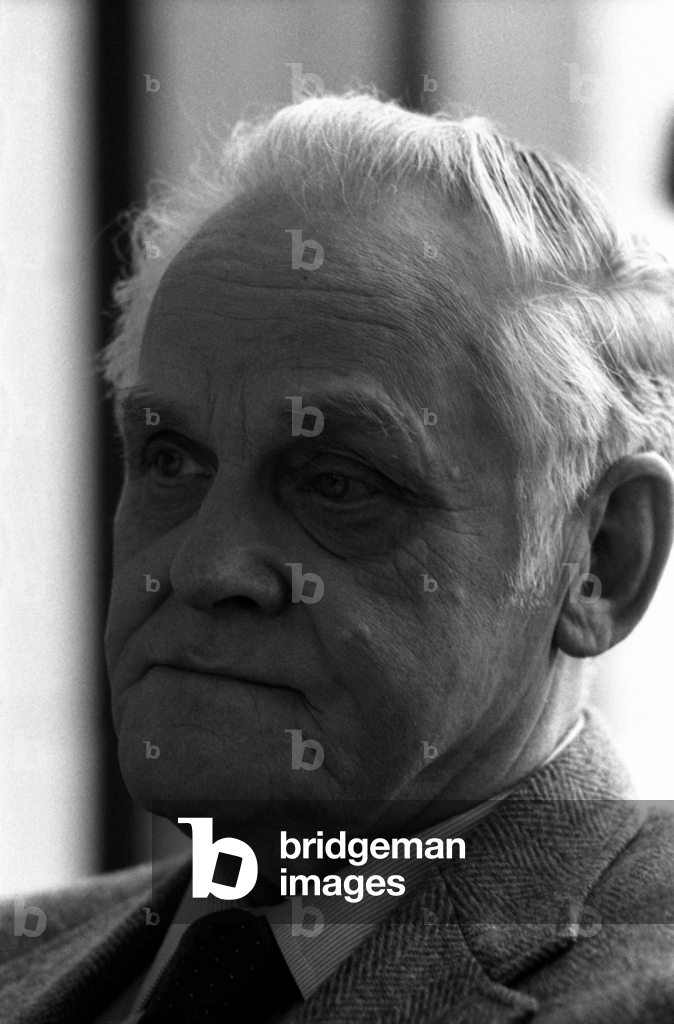 Image de Photographie représentant Gus Hall (Secrétaire général du Parti communiste des Etats-Unis) à l'occasi