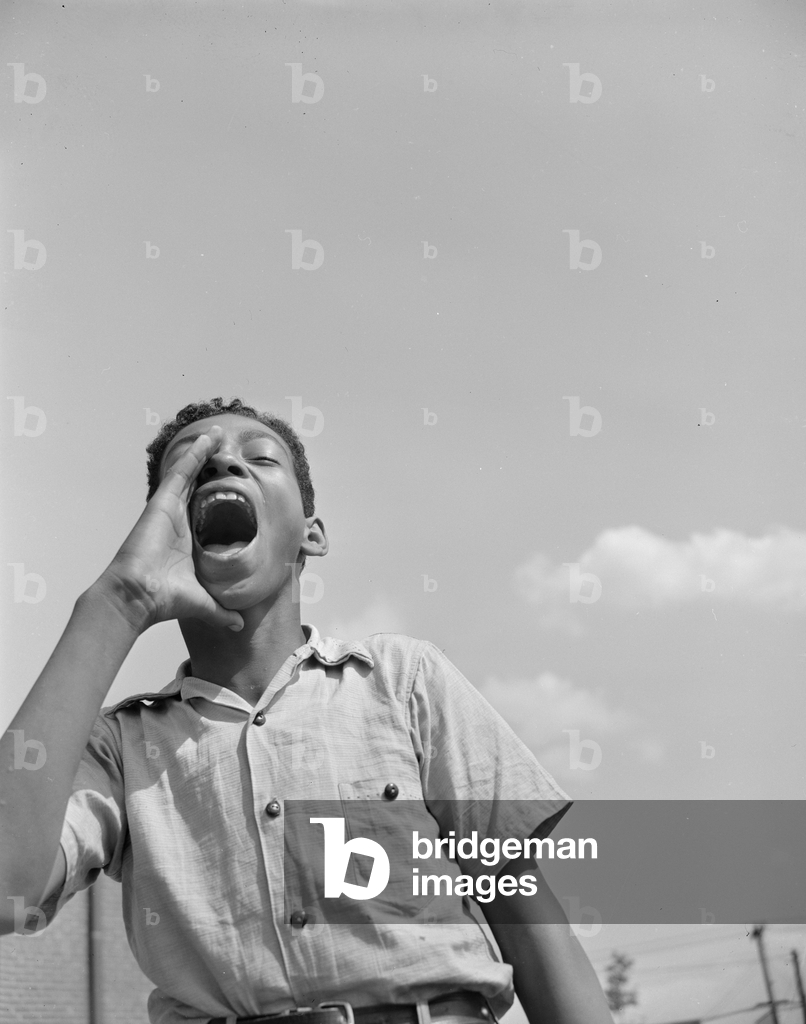 Immagine di Fotografia "Boy at the playground" 1942 di Gordon Parks