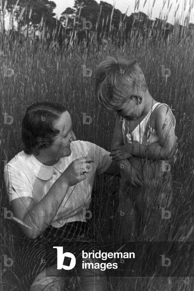 Eine Familie im Urlaub, Deutschland 1930er Jahre (s/w Foto)