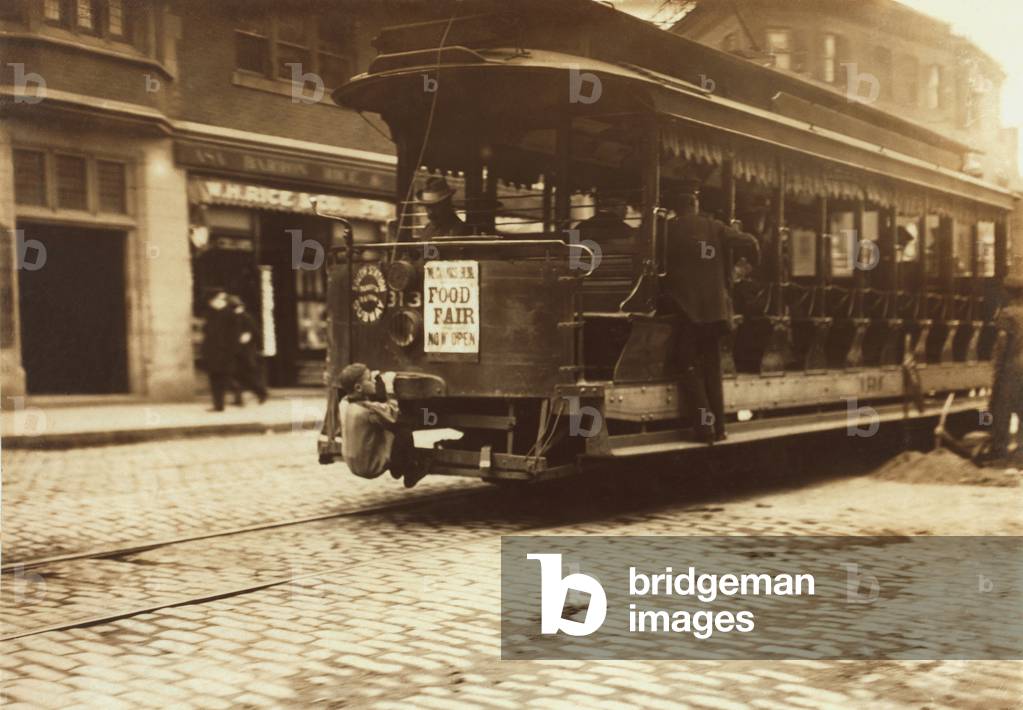 Flipping Cars. Location: Boston, Massachusetts. 1909 (foto)