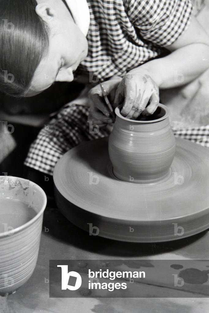 Ein Töpfer bei der Arbeit, Deutschland 1930er Jahre (s/w Foto)