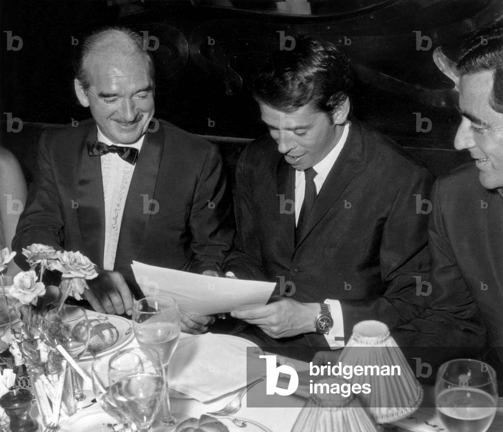 Prima di Jacques Brel all'Olympia di Parigi: qui Dining With Eddie Barclay il 6 ottobre 1966 (foto in b/n)
