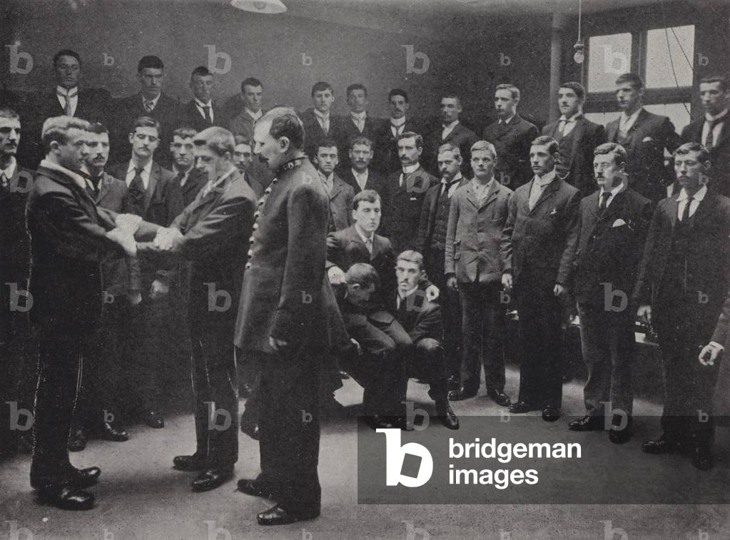 Immagine di Fotografia "Classe di Pronto Soccorso (foto in b/n)" di English Photographer