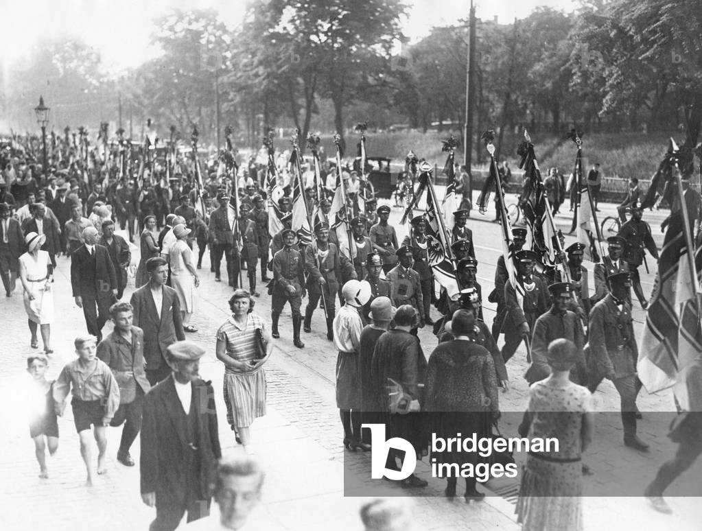 Image de Photographie représentant Marche Stahlhelm à Breslau 1931, b/w