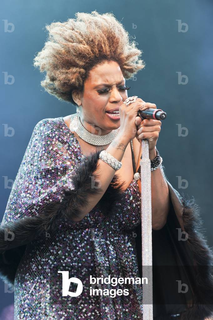 Image of Photography depicting Macy Gray (photo) by Paul Tomlins