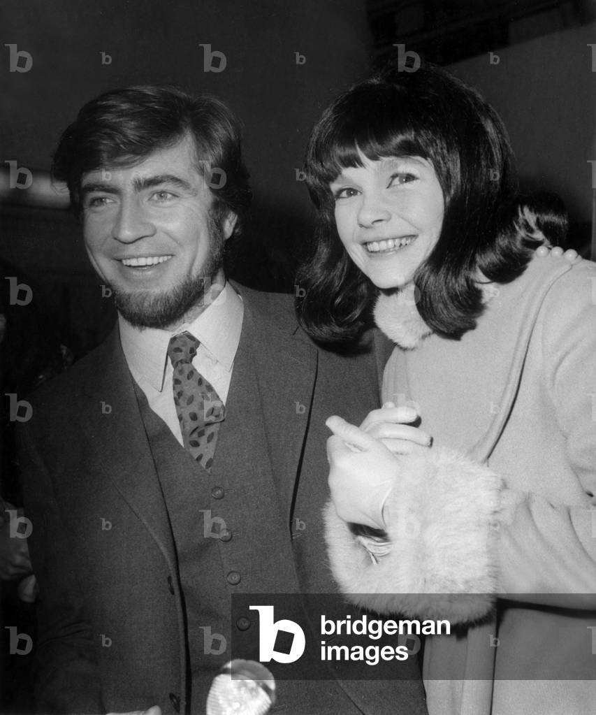 Bild von Fotografie "Bei der Premiere von The Film King of Hearts" 1966, b/w