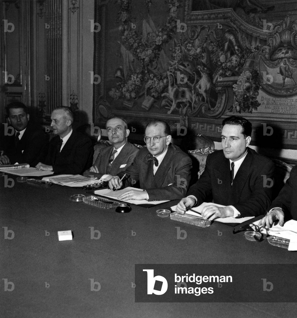 Immagine di Fotografia "1° Consiglio dei Ministri di Edgar Faure il 21 gennaio 1952" 1952, b/w