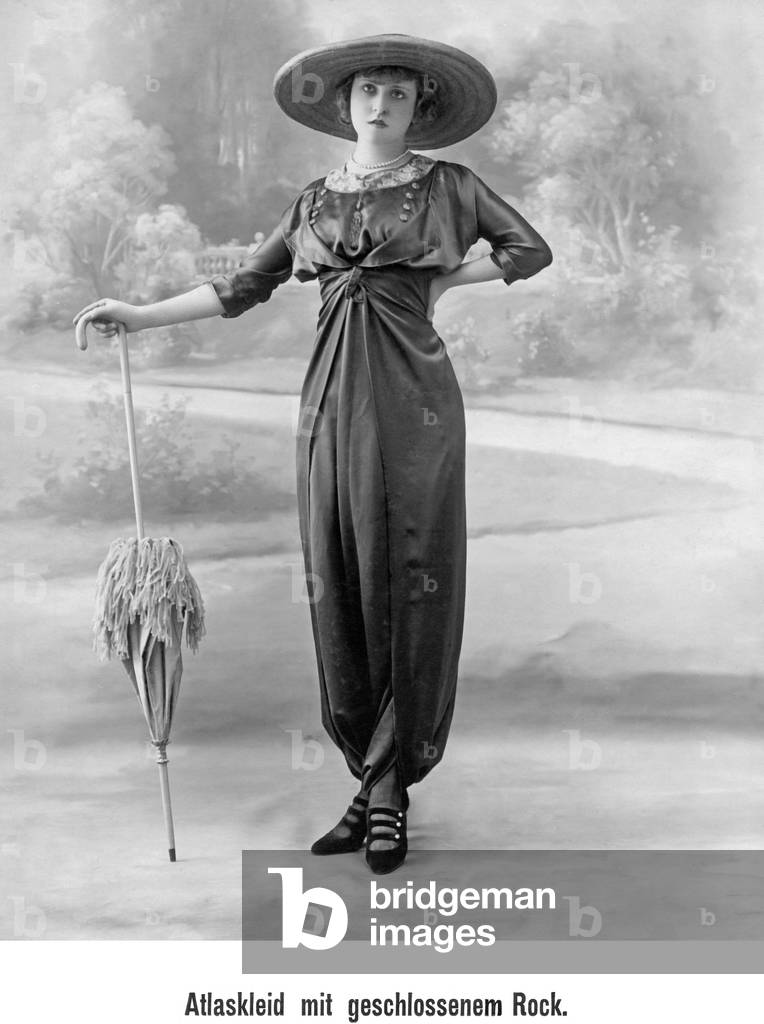 ace fashion free size dresses Woman in brown dress, 1913-1914, Jan van Brock main image 0
