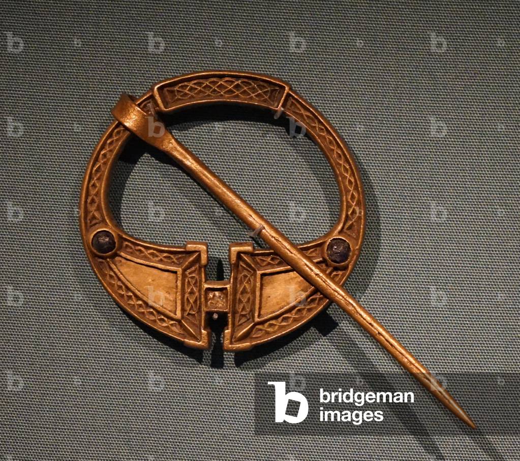 Ringbrosche mit verknüpftem Reifen aus Irland