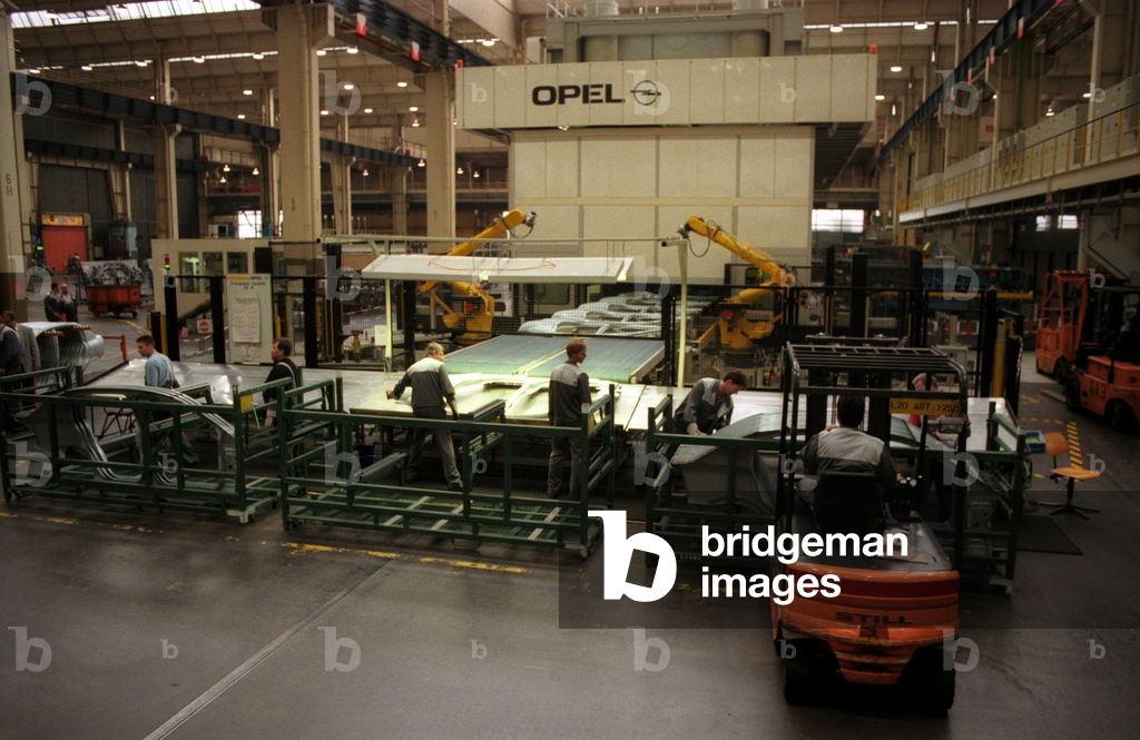 Immagine di Fotografia "Produzione dell'Opel Zafira presso lo stabilimento Adam Opel AG a Bochum" 1999