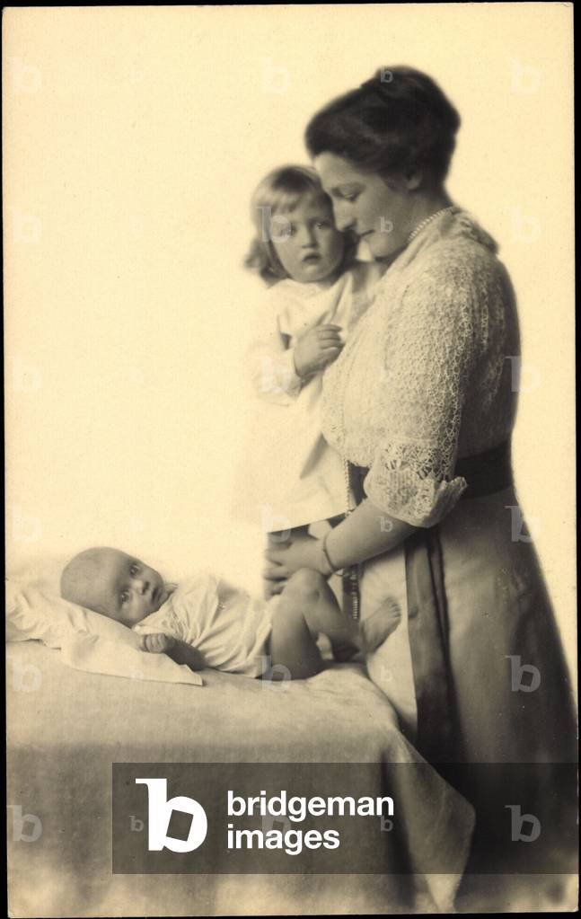 Immagine di Fotografia "Foto Ak I.K.H. Adelgunde e Luigi di Baviera" di German Photographer, b/w