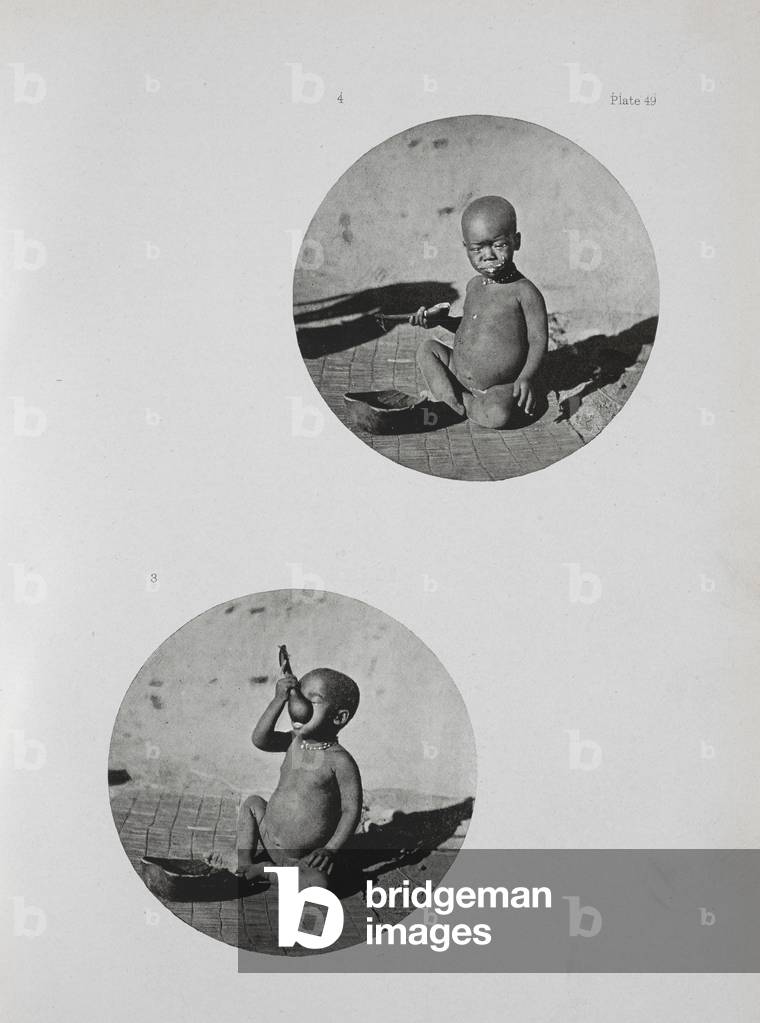"Auto-aiuto. Un bambino che mangia."