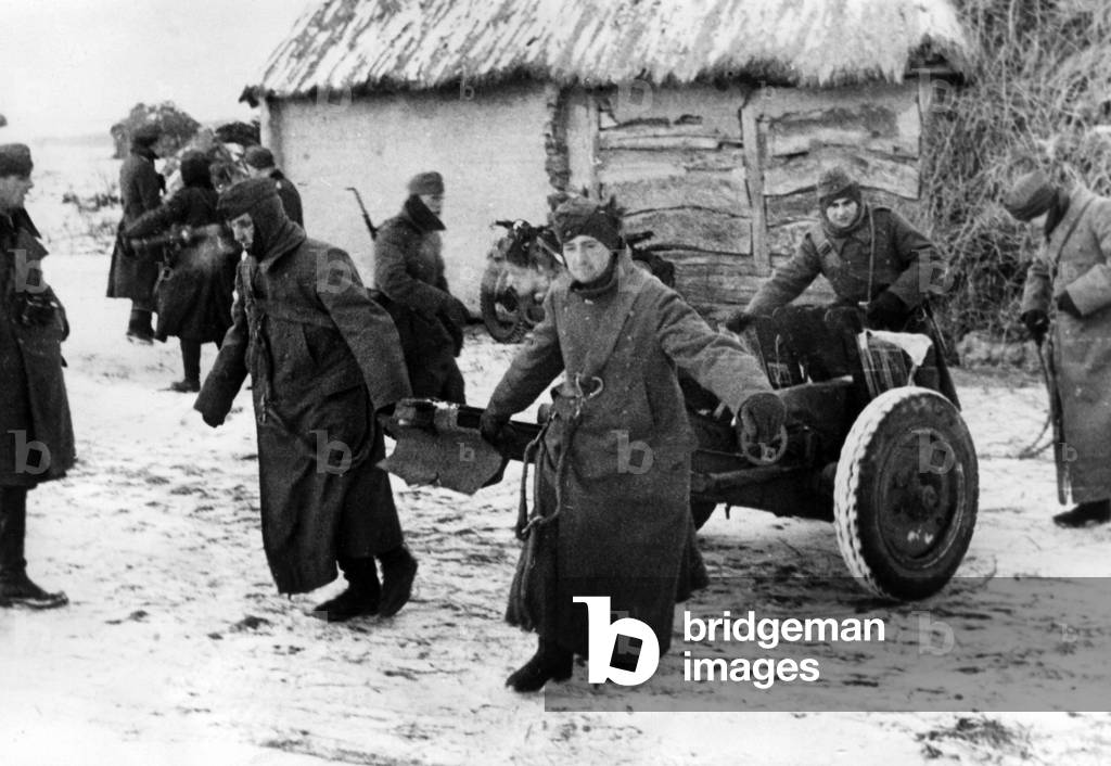 Image of German soldiers on the Eastern Front, 1941 (b/w photo)