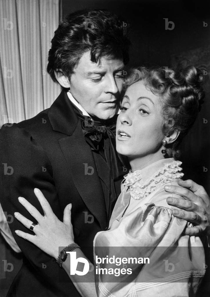 Immagine di Fotografia "Le Rouge Et Le Noir De Claudeautantlara Avec Gerard Philipe Et Danielle Darrieux 1954 