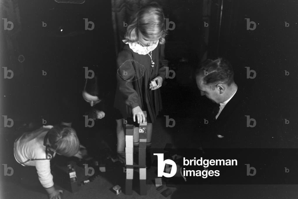 Immagine di Fotografia "Scene dalla vita quotidiana di una famiglia", b/w