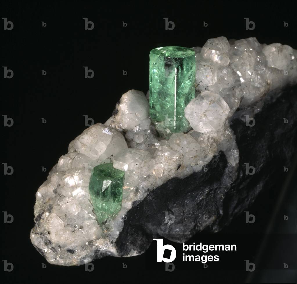 "Smeraldo su calcite (foto)"