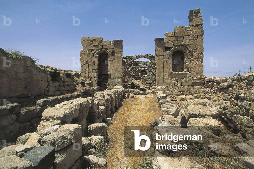 Api Raba Image of Remains of the Roman-Nabatean temple known as Qsar Raba ...