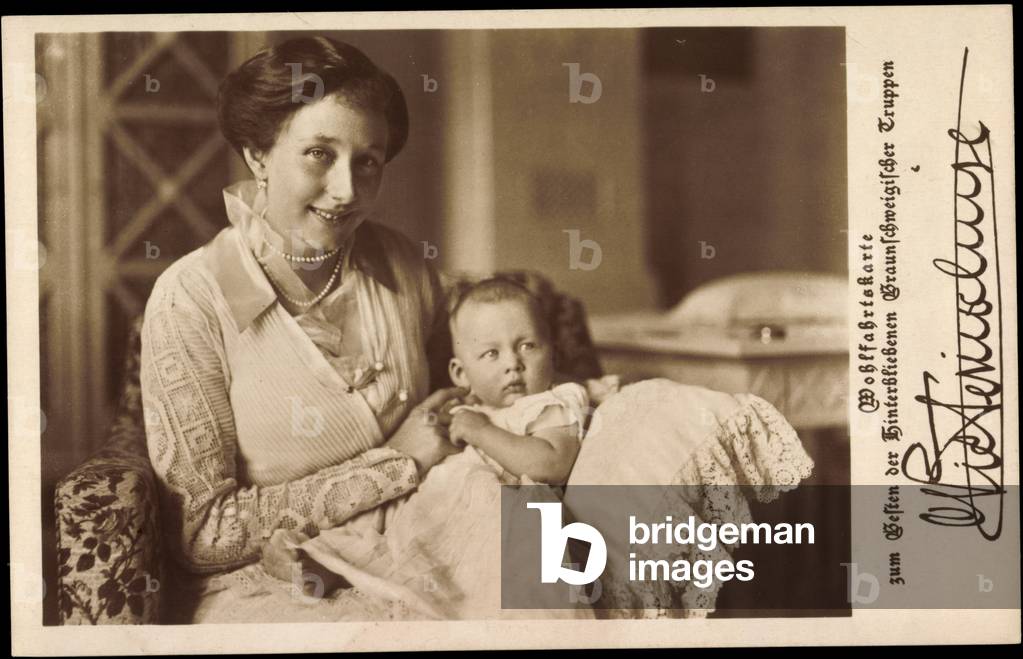 La Duchessa Viktoria Luise con il suo bambino, Braunschweig
