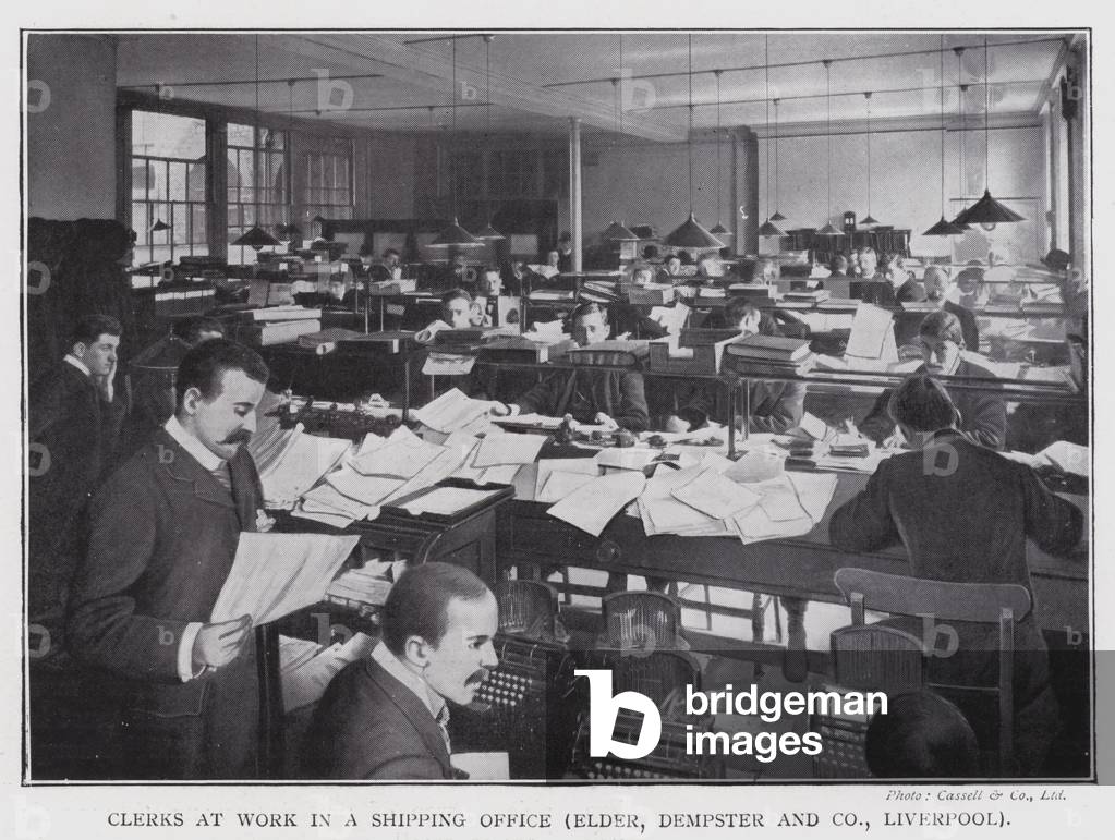 Impiegati al lavoro in un ufficio marittimo, anziano, Dempster and Company, Liverpool (foto in b/n)