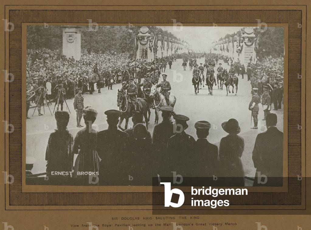 Victory Celebrations in London in 1919, Sir Douglas Haig saluting the King (b/w photo)