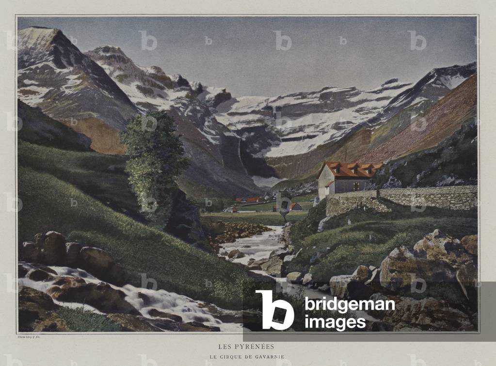 Il Cirque de Gavarnie nei Pirenei, Francia (foto a colori)