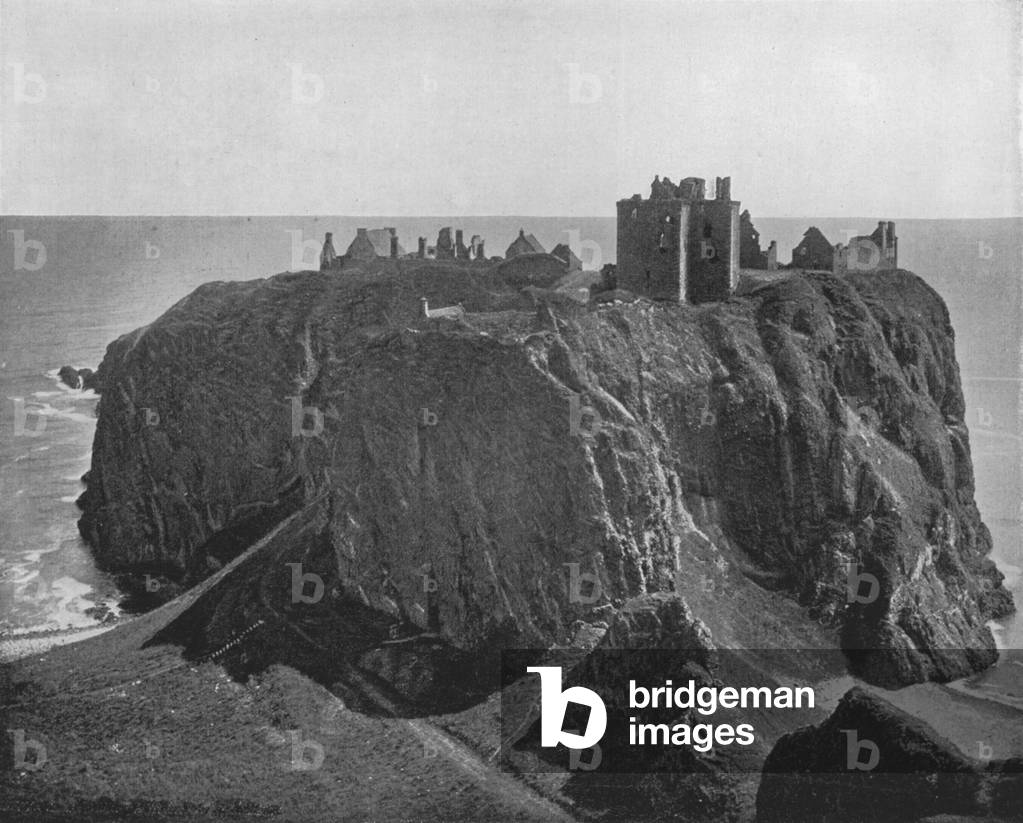 Dunnottar Castle (b/w photo)