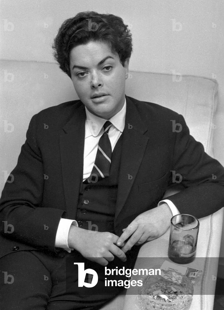 Image of Bruno Leonardo Gelber seated🐺 Saiba mais sobre as vantagens do ...