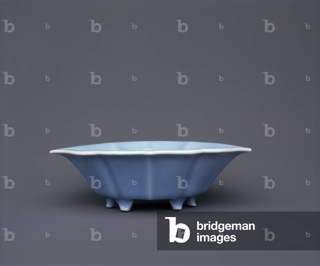 "Footed Dish" von Chinese School