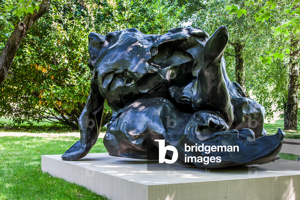 Reclining figure (bronze)