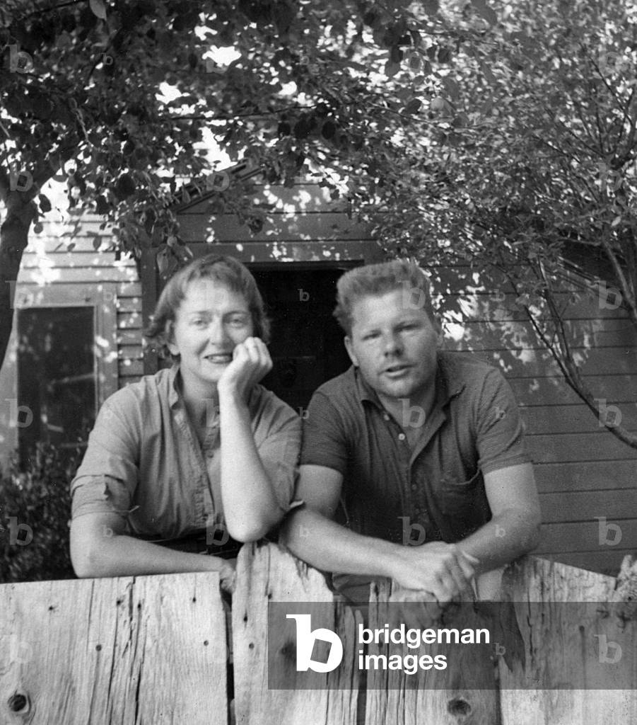 Photograph of Anne Dean Truitt and James McConnell Truitt, c.1950 (b/w