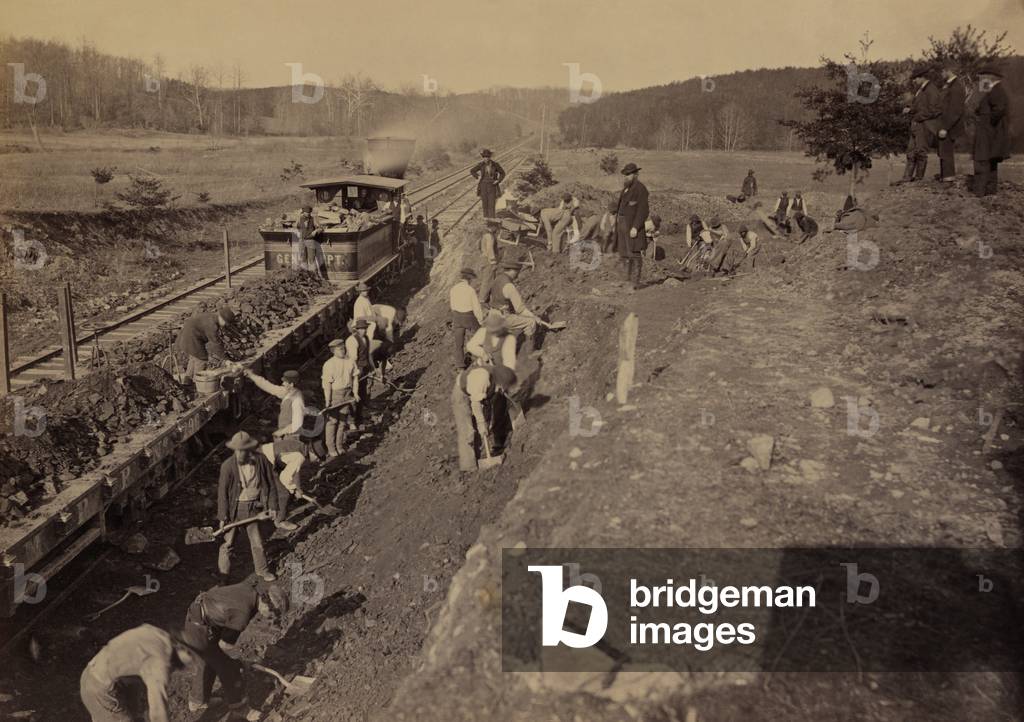 Immagine di Fotografia "Treno Guerra Civile scavo a strascico 1863 (foto)" di American Photographer, b/w