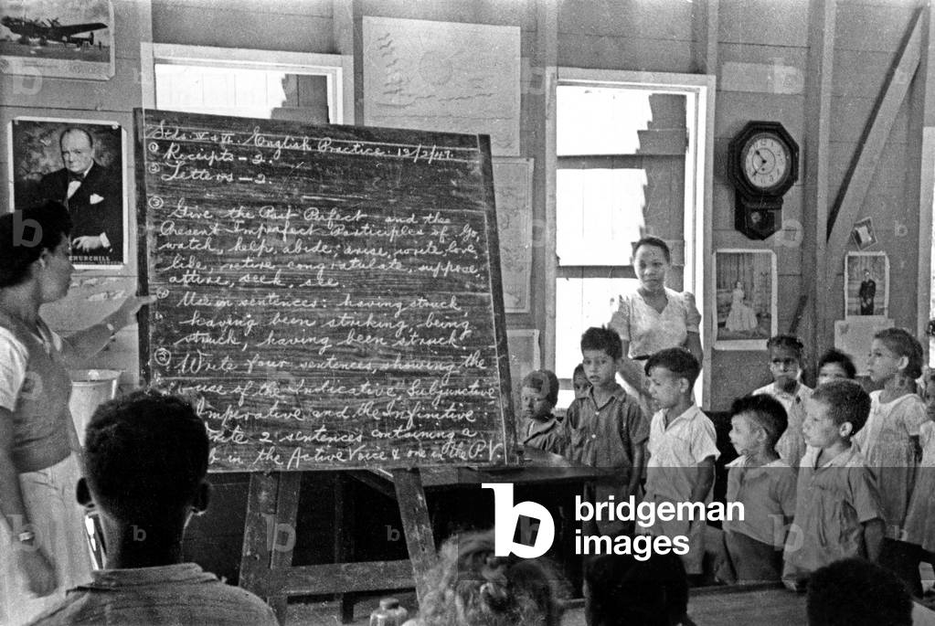 Immagine di Fotografia "Studenti britannici dell'Honduras" di Unknown photographer, b/w