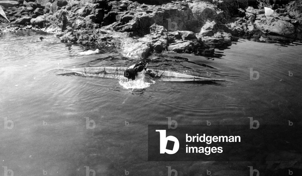 Immagine di Fotografia "La tecnica di «escamotage» mostrata da Kristian", b/w