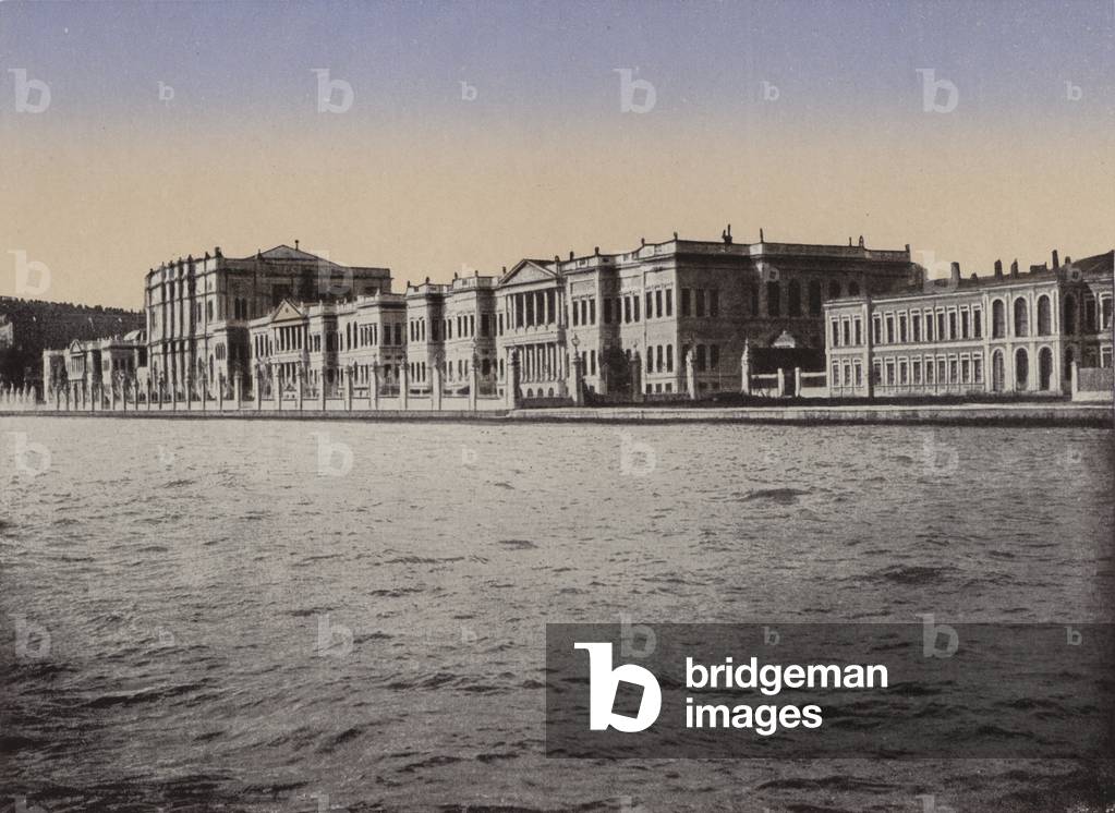 Bild von Fotografie "Konstantinopel/Istanbul: Der Kaiserpalast der Dolma-Baghtche (Farbfoto)" 1915 von Europea