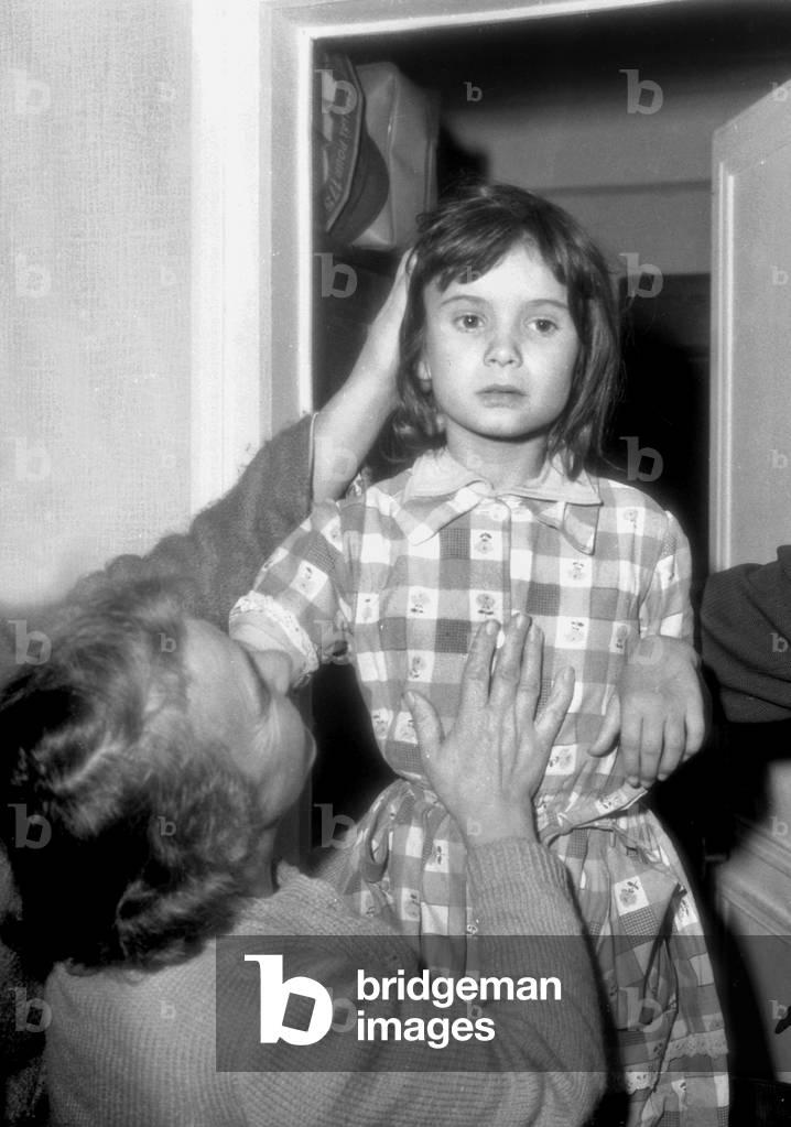 Image de Photographie représentant Nadine Plantagenet Apres Avoir Ete Kidnappe A Orange Par Andre Berthaud Ici